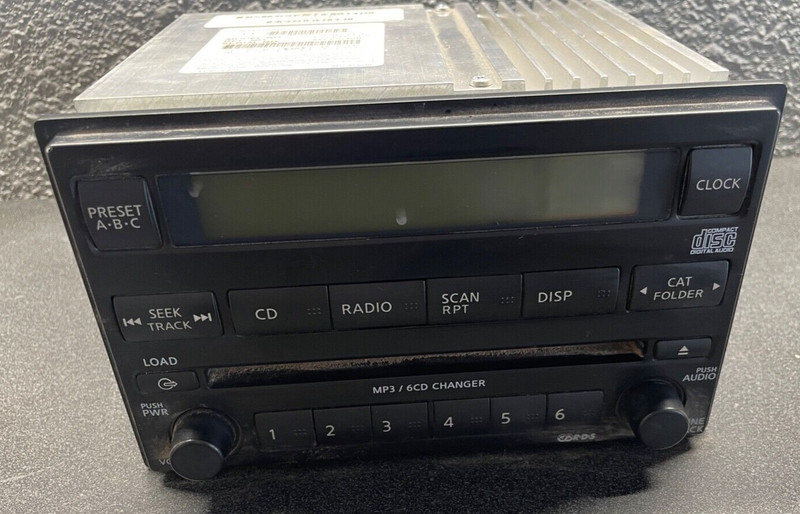 2006-2007 Nissan Pathfinder AM FM Radio CD Player Receiver OEM 28185 ZP40A Deck