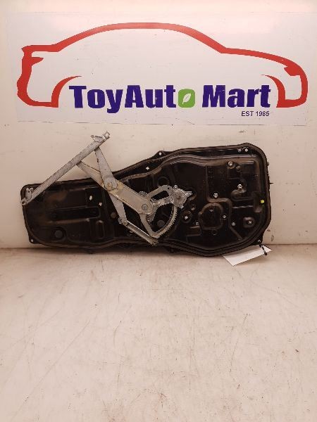 04-10 TOYOTA SIENNA LE REAR PASSENGER RIGHT WINDOW REGULATOR