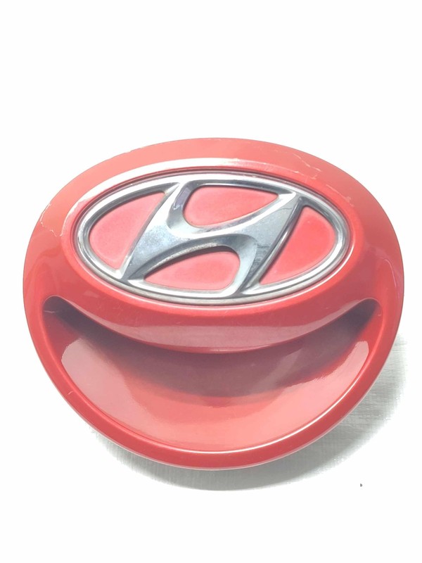 2013 Hyundai Veloster Rear Trunk Lid Handle W/ Emblem Light Scratches