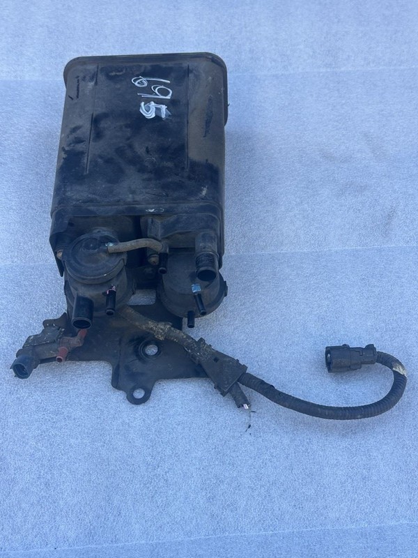 2000 2001 2002 2003 2004 TOYOTA AVALON FUEL VAPOR CHARCOAL CANISTER 77740-06100