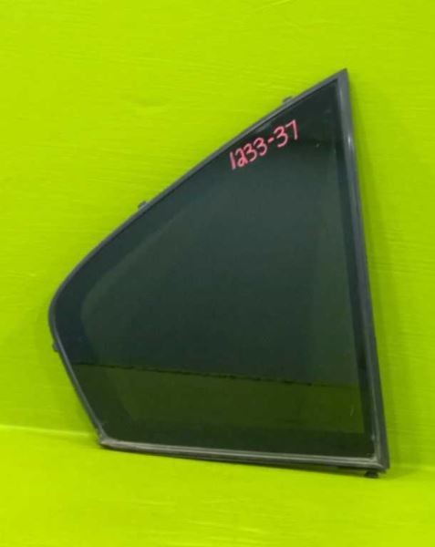 00 BMW 740iL PASSENGER RIGHT REAR VENT GLASS OEM 1233-37