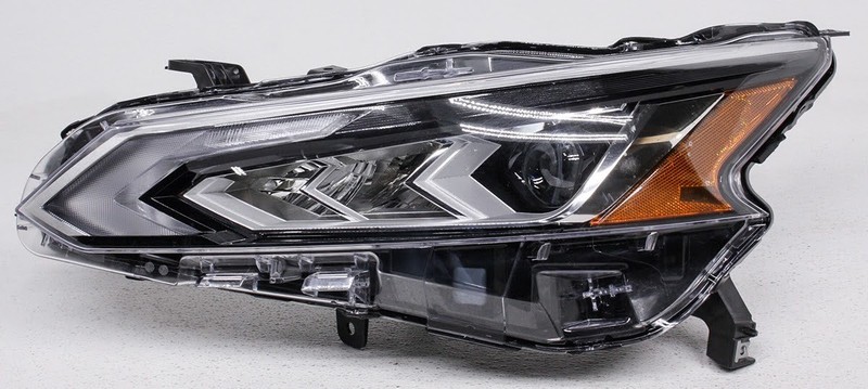 OEM Nissan Altima Left Driver Side LED Headlamp 26060-6CA5B Moisture Spots
