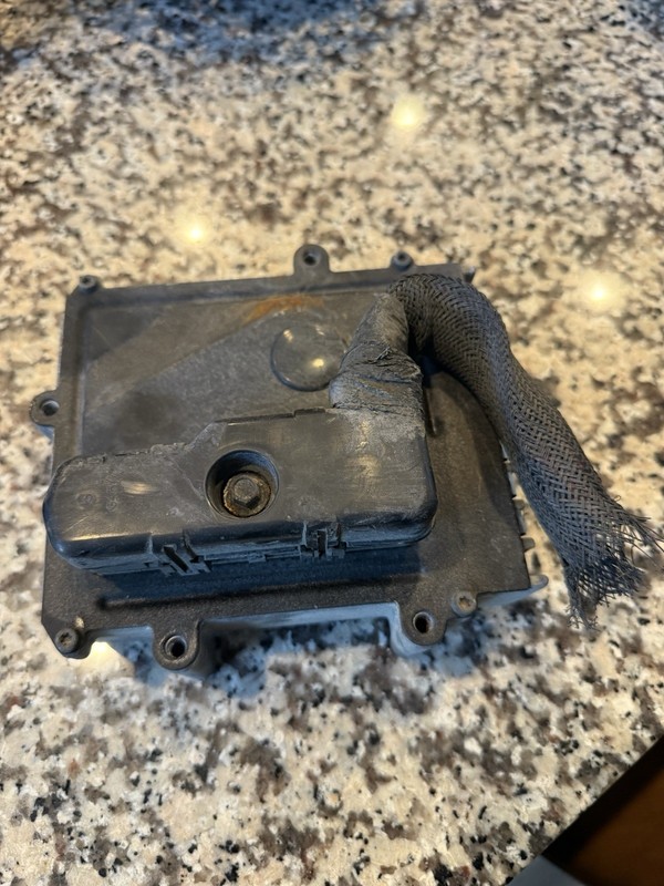 Engine ECM Control Module 2002 Chrysler SEBRING 2.7L04896789AD P04896789AD