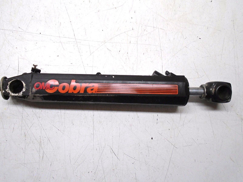 X5 0985660 OMC Cobra Stern Drive Trim Tilt Cylinder Hydraulic Piston Ram