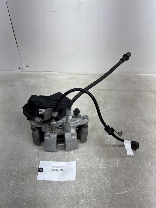 TESLA MODEL 3 Performance Rear Left Brake Caliper W/Pads 1044623-00-I 37039 S15