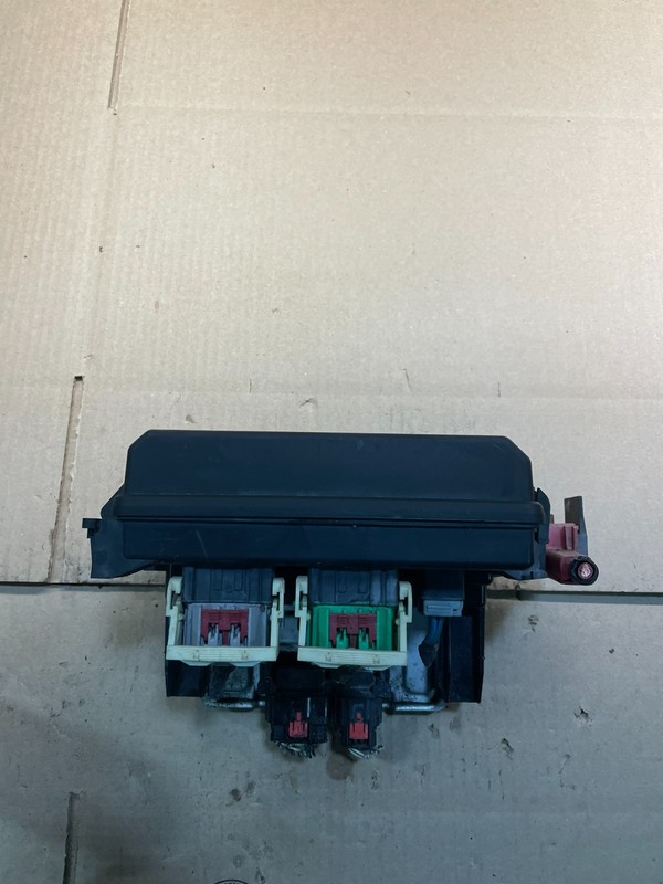 2005Dodge Charger MagnumFuse Box Body Control Module BCM v6721 DG