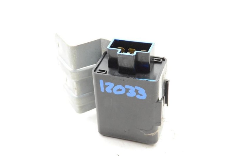 1984-1986 Nissan 300ZX Z31 2+0 Fan Motor Timer Module 28465 19P01