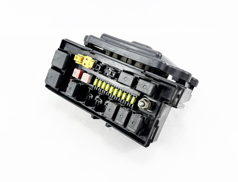 2005-2006 Jeep Grand Cherokee Commander BCM Body Control Module OEM 56050145AJ