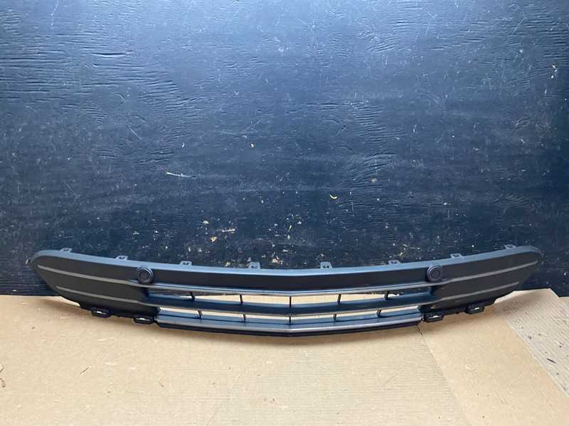 2013 to 2016 Lincoln MKS Front Lower Grille Grill Oem v6977 DG