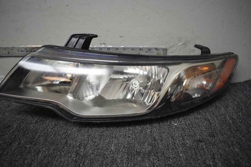 2010-2012 KIA FORTE LEFT SIDE HEADLIGHT HALOGEN FACTORY OEM