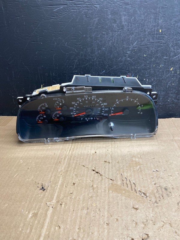 1999 - 2001 Ford F150 F-150 Speedometer Cluster Gauge Oem ae1795 DG