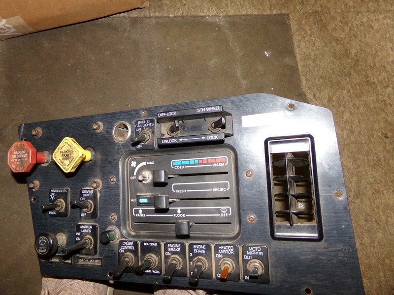 Dash Heater Control Switch Vent Panel Assembly Bergstrom 702007532