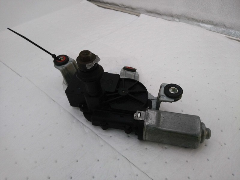 Used Back Glass Wiper Motor fits: 2017 Chevrolet TraverseGrade A