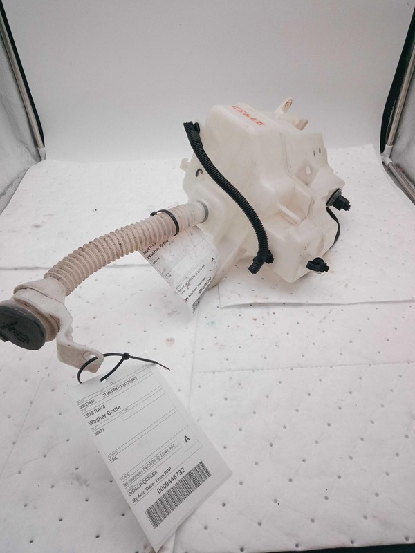 2018 Toyota RAV4 Washer Fluid Reservoir OEM Silver 2.5L 82K Miles 853150R030