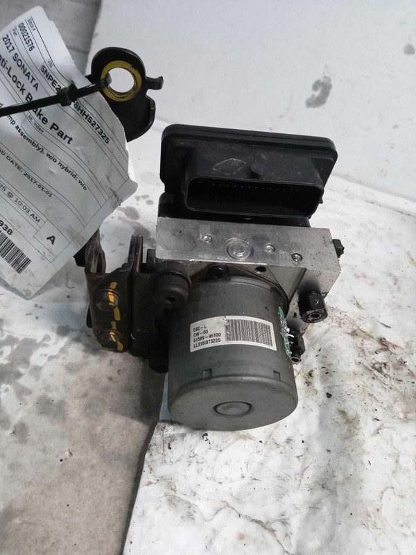 2017 Hyundai Sonata ABS Pump & Motor Assembly OEM 58920C2200 110K Miles