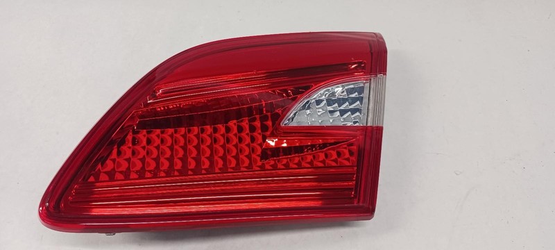 16-'19 NISSAN SENTRA Right passenger inner Taillight OEM Grade A!