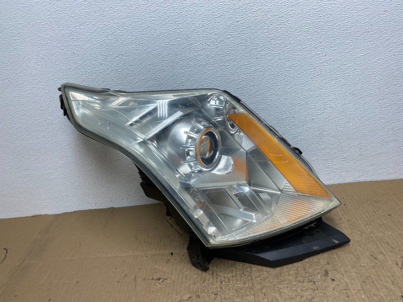 Halogen 2010 to 2016 Cadillac SRX Right Passegner Side Headlight AB9917 DW