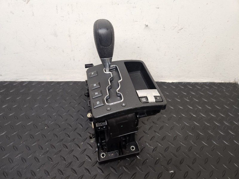 05-07 Jeep Grand Cherokee 4x4 AT Floor Gear Shifter Assembly OEM 52124140AD