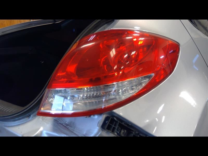 Passenger Right Tail Light Without LED Accent Fits 12-17 VELOSTER 2641001