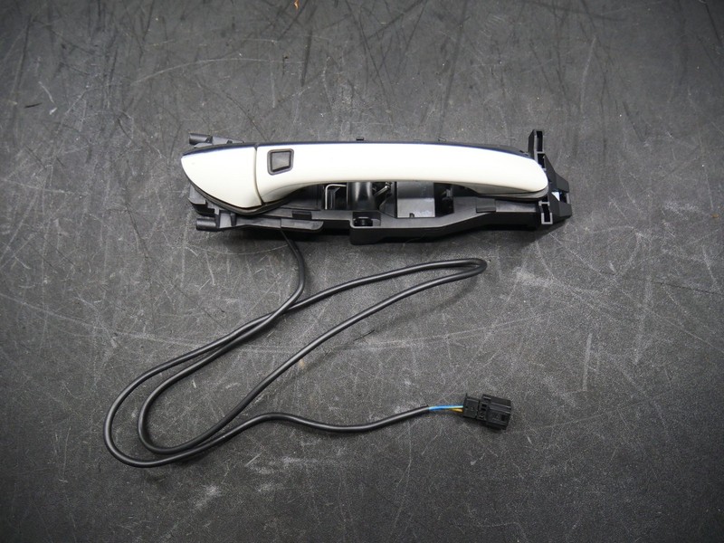 2006-2010 Mercedes CLS63 AMG Right Rear Door Handle Assembly Keyless GO 219-760-