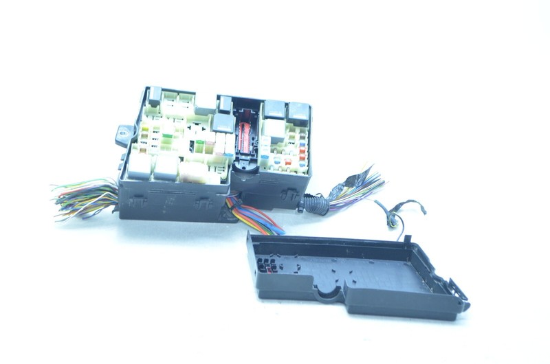 13-16 FORD ESCAPE 1.6L ENGINE FUSE RELAY BOX OEM