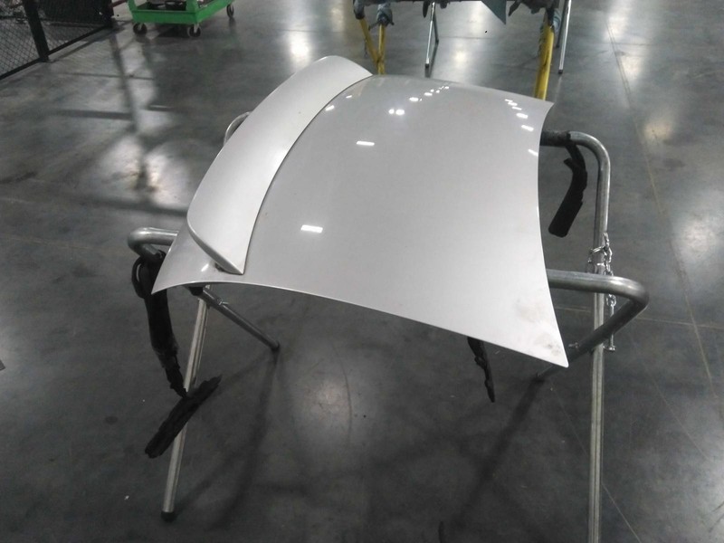 2001 Audi TT Deck Lid OEM 8N7827023D Small Scratch 2DR Convertible