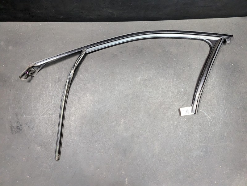 Front Left Door Window Glass Run Channel 2018 Audi A6 4G0837431B 2016 2017