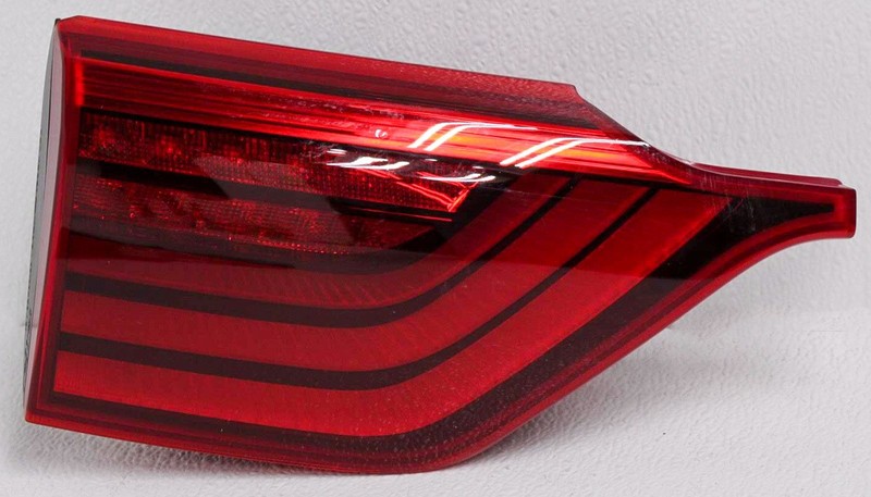 OEM Kia Sportage Left Driver Side LED Tail Lamp 92405-D9120 Lens Chip