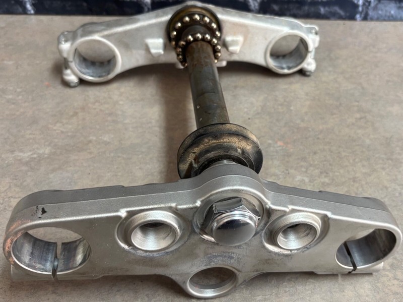 2001 Suzuki GSF1200 GSF 1200 Bandit Triple Tree Fork Clamp Mount GSF1200S Front