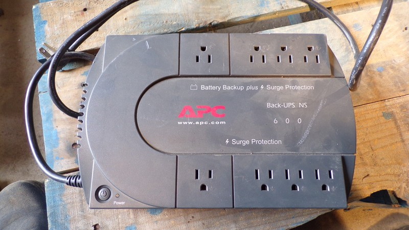 APC BN600R Surge Protectorplus Battery Backup 3B1133X43617, Works!