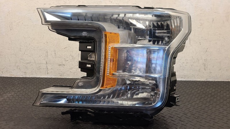 18-20 Ford F150 Left Driver Halogen Headlamp Assembly OEM KL3Z-13008-D