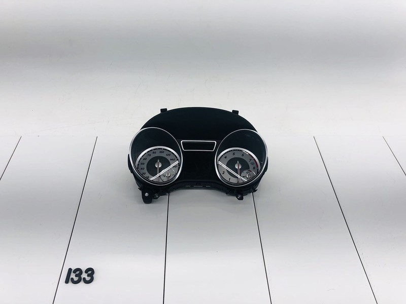 14-19 MERCEDES BENZ CLA250 4MATIC LEFT SIDE INSTRUMENT CLUSTER SPEEDOMETER OEM