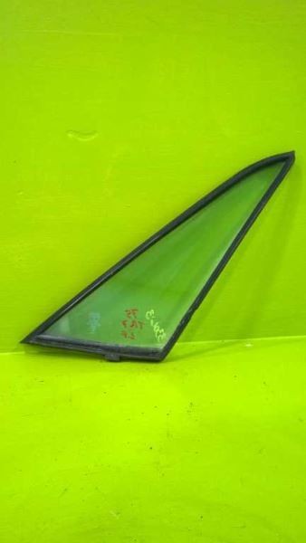 74 75 76 77 78 79 80 81 TR7 DRIVER LEFT VENT GLASS OEM 3306-3