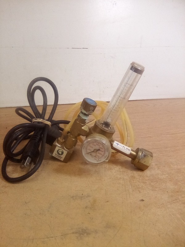 Titan Controls C02 Greenhouse Regulator 702710
