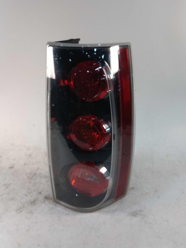 2011 GMC Yukon Right Tail Light Assembly 457667 - Minor Scrapes, Used