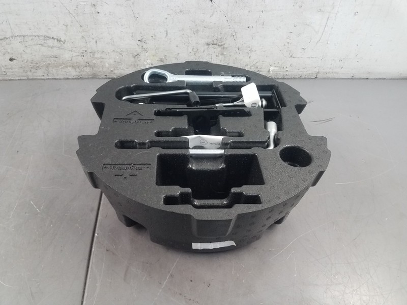 2012 Mercedes Benz AMG E 63 Wagon Tire Jack Kit #83055 P11