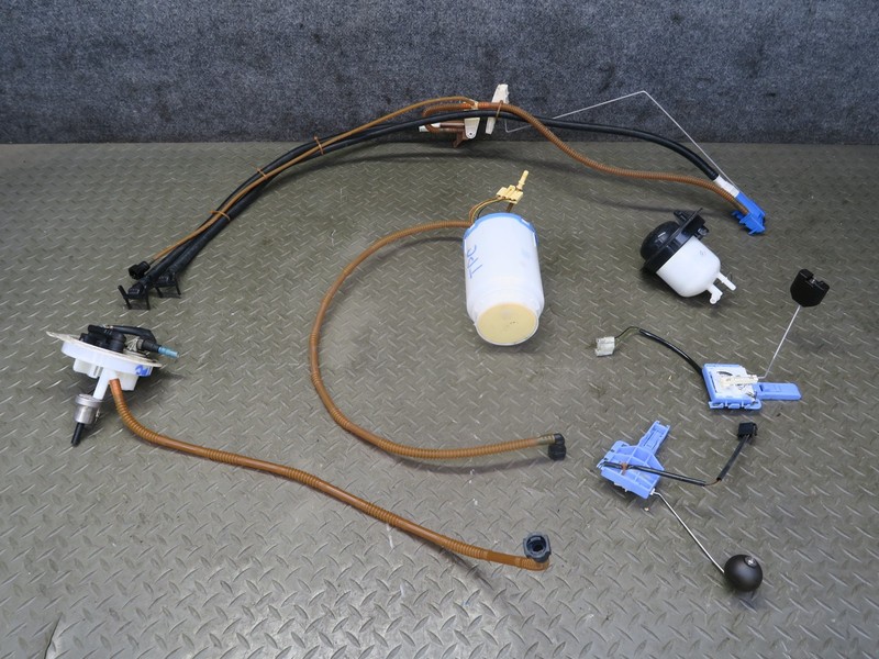 11-18 PORSCHE CAYENNE 958 TURBO 4.8L FUEL PUMP LEVEL SENSOR SENDING UNIT ASSY