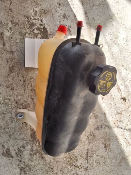 Coolant Reservoir Fits 15-20 ESCALADE 3337137