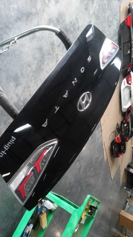 2019 Hyundai Sonata Deck Lid Trunk Lid Black OEM 69200C1500 77k Miles