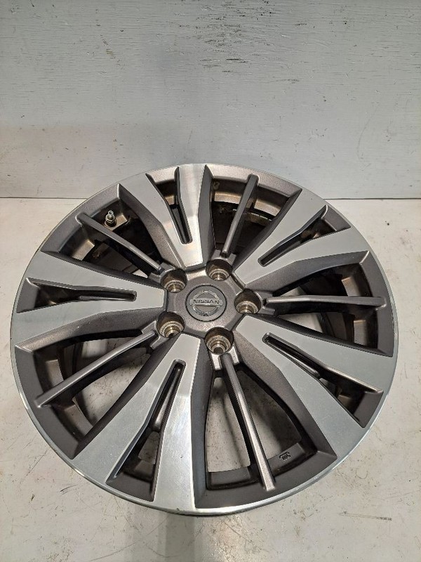 2017-2020 Nissan Pathfinder Wheel Rim 18x7-1/2 Alloy Machined Painted V Spoke