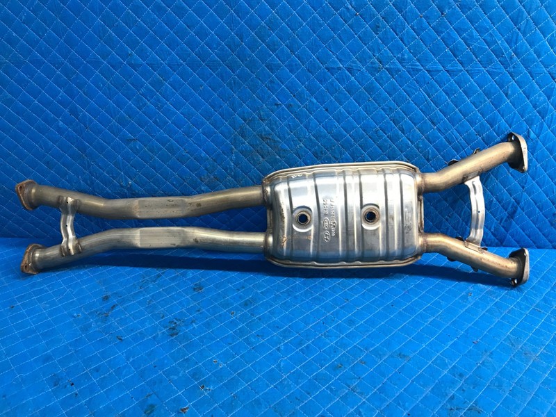 09-2014 Hyundai Genesis 4.6L Sedan Exhaust Center Pipe OEM