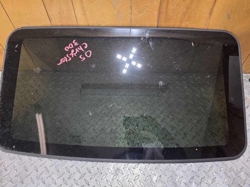 2005-2010 Chrysler 300 Sunroof Glass Assembly Oem Tested