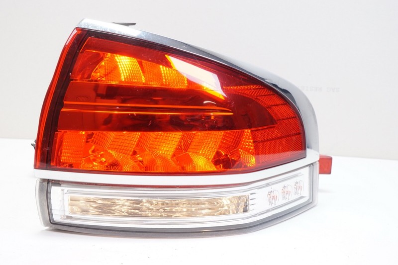 LINCOLN MKX Right RH Tail Lamp Tail Light Backup Lamp OEM 2011 - 2015 *