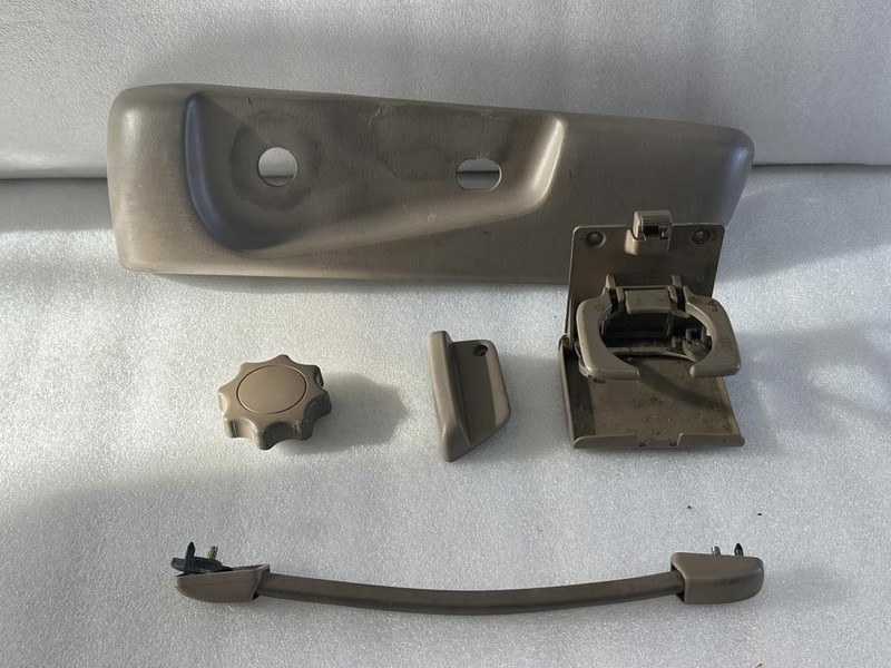 1998 1999 2000 TOYOTA SIENNA DRIVER FRONT SEAT TRIMS + CUP HOLDER 4 PIECES OAK