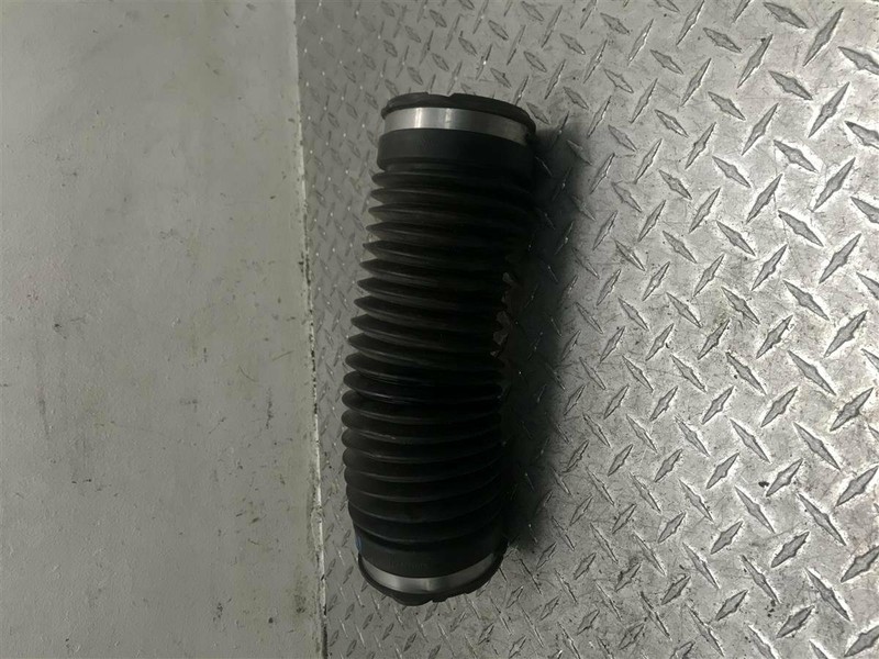 2005-2010 JEEP GRAND CHEROKEE 3.7L 4.7L AIR CLEANER HOSE TUBE OEM 53013522AC
