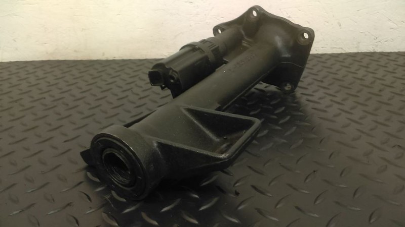 1995-2000 Chevy Pickup Tahoe Front Axle Shaft Housing W/ Actuator OEM 26062613