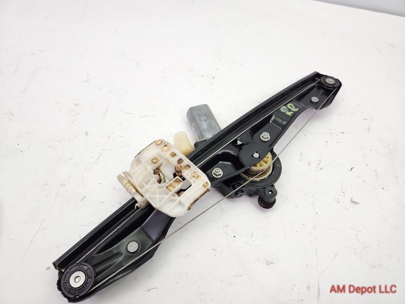 2014 BMW 320i 328i 335i 340i F30 F31 Rear Right Window Regulator w Motor 7281888