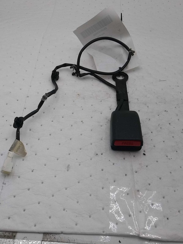 2017 Nissan Versa OEM White Seat Belt Driver Side Buckle, 77K Miles