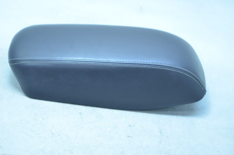 14-20 JEEP CHEROKEE CENTER CONSOLE ARMREST COVER LID OEM