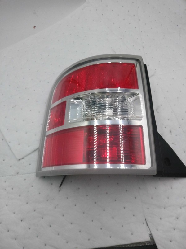 2013 Ford Flex Left Tail Light Assembly White OEM 437875 Used 165k Miles